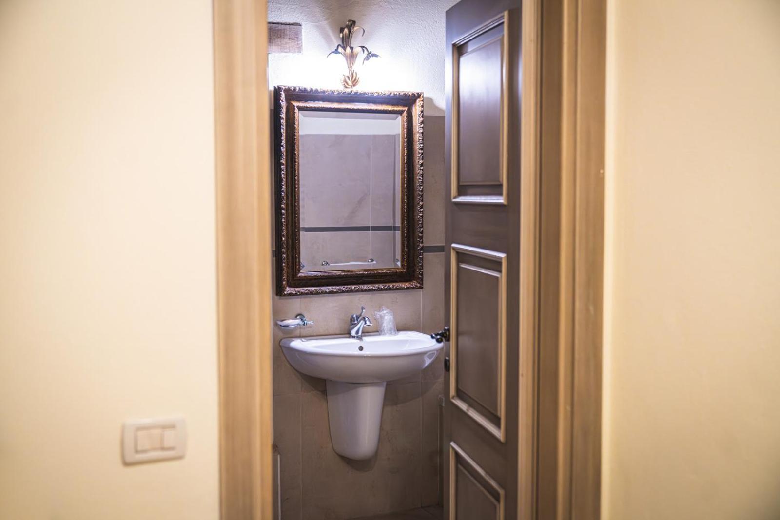 Hotel La Tavola Rotonda Cortemaggiore Стая снимка