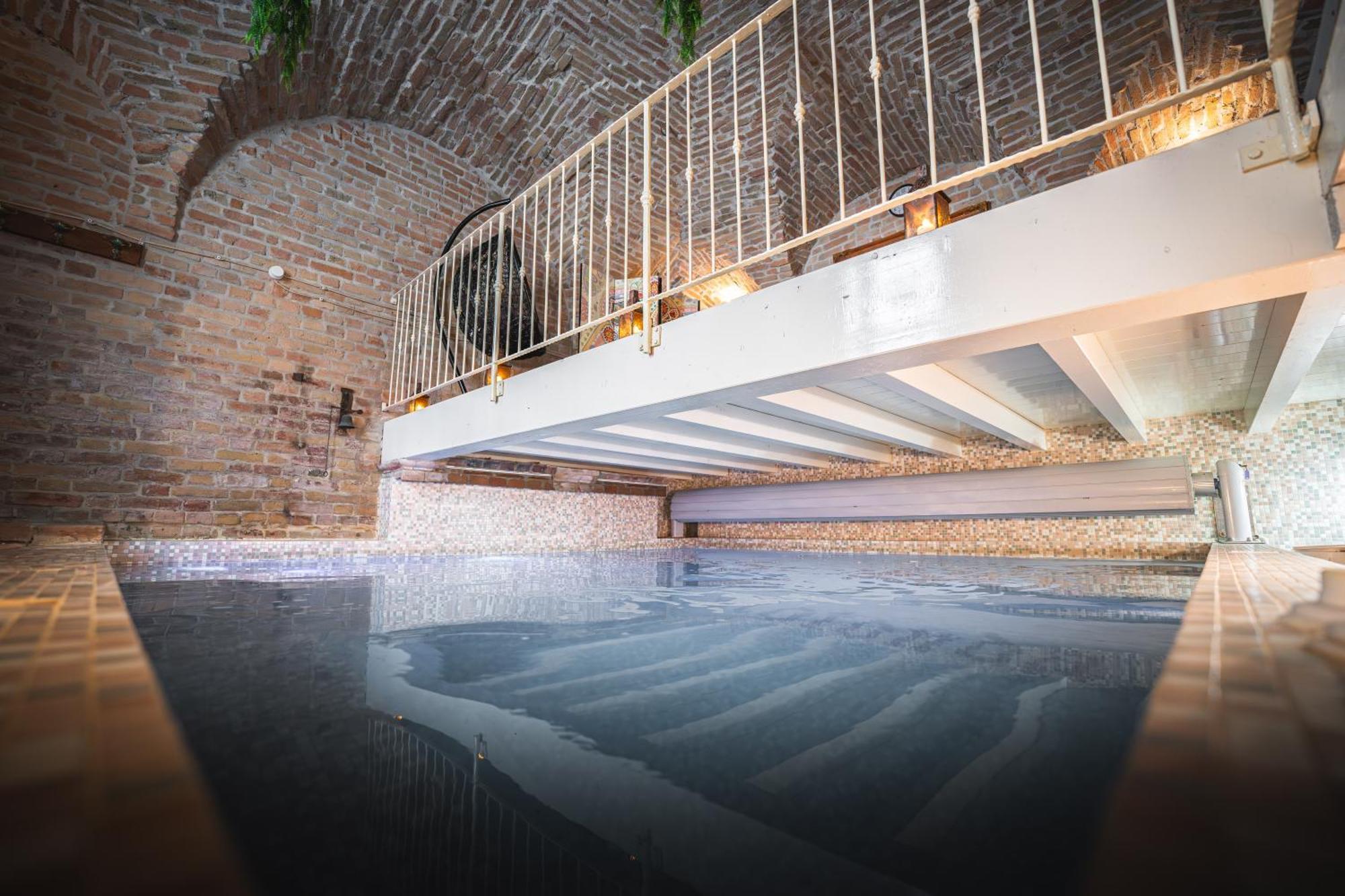 Hotel La Tavola Rotonda Cortemaggiore Екстериор снимка