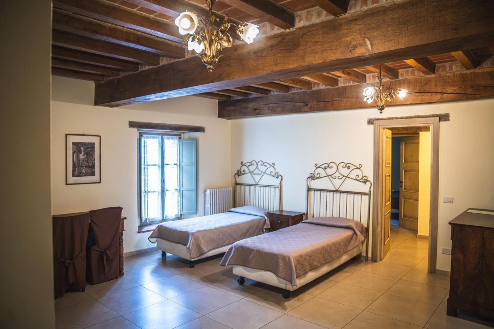 Hotel La Tavola Rotonda Cortemaggiore Стая снимка
