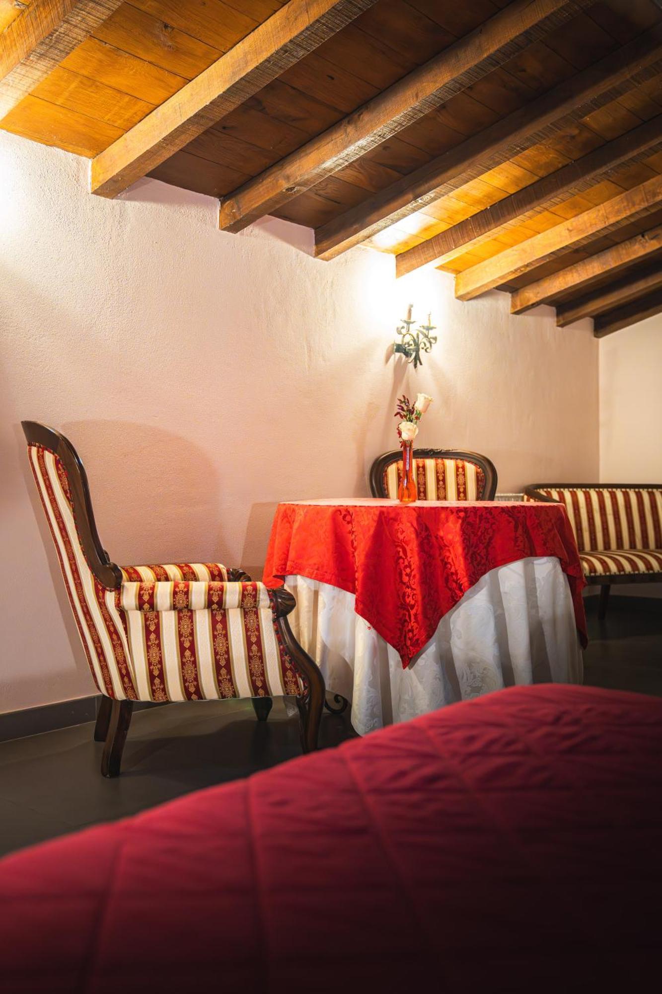 Hotel La Tavola Rotonda Cortemaggiore Стая снимка